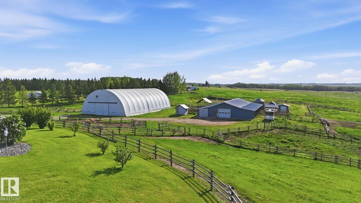 Property Photo: 3115 Hghway 627 AB T7Z 2L3