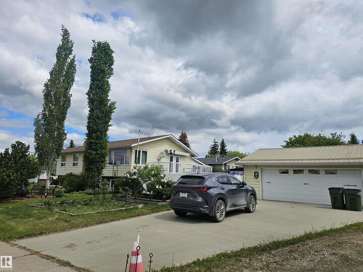 Property Photo: 4732 46 Street AB T0E 1V0
