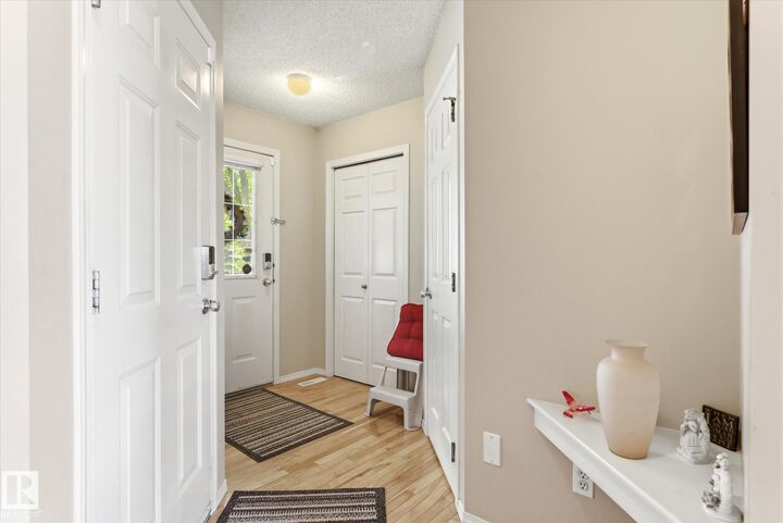 Property Photo: 4020 21 Street NW 37 AB T6T 1T8