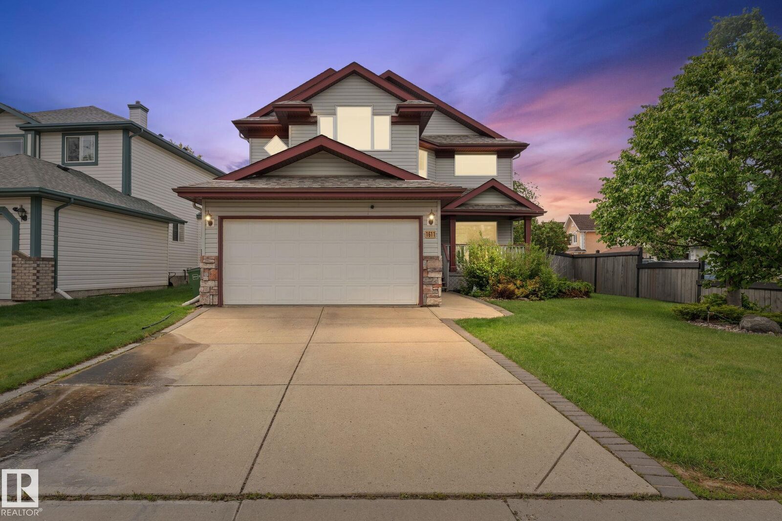 Property Photo:  1611 Forbes Way NW  AB T6R 2P4 