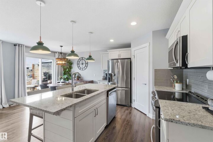 Property Photo:  125 Summerstone Lane  AB T8H 0Y4 