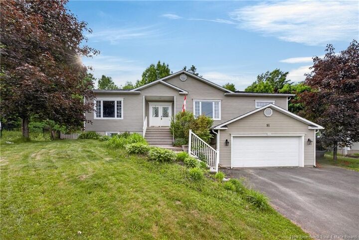 91 Maclean Court — photo 1