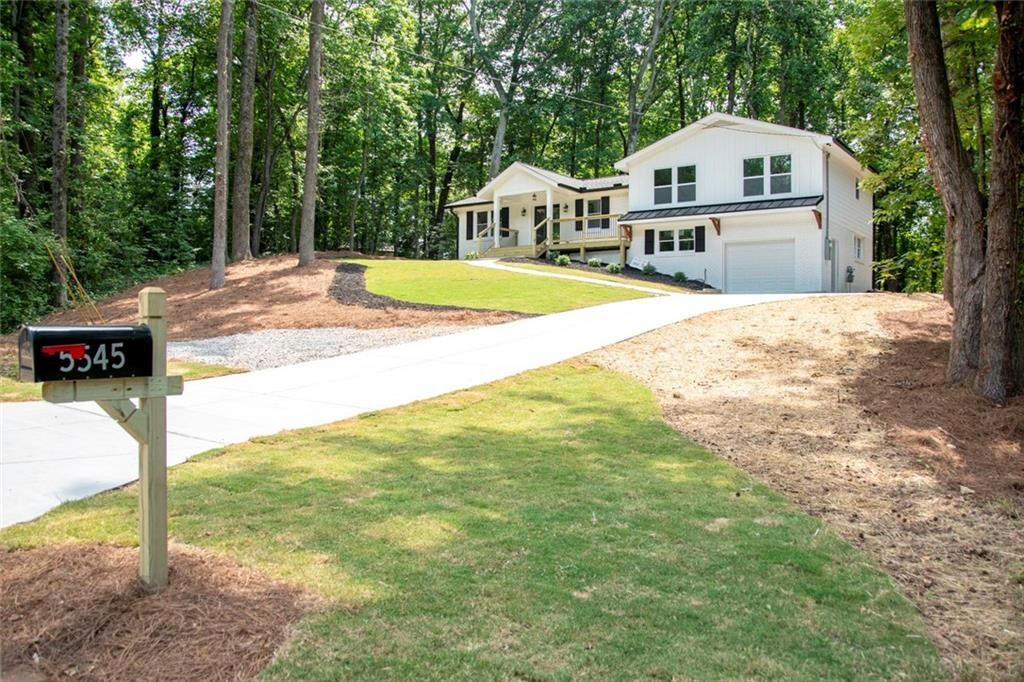 Property Photo: 5545 Crestview Drive GA 30102