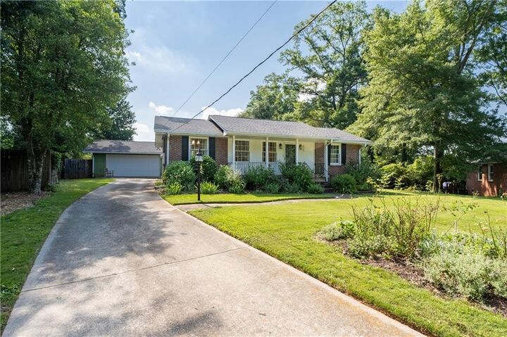 Property Photo:  835 Alberson Court  GA 30033 