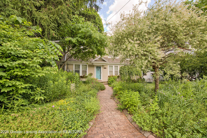 Property Photo: 648 Sunset Lane MI 48823