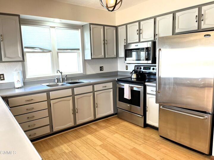 Property Photo: 9537 38th Avenue SE ND 58413