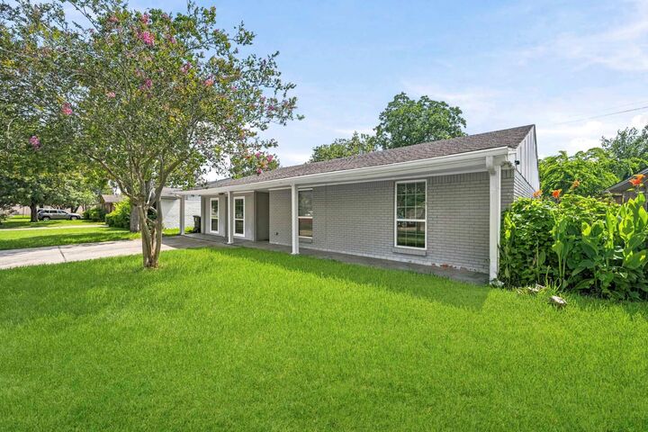 Property Photo:  12329 Ashcroft Drive  TX 77035 