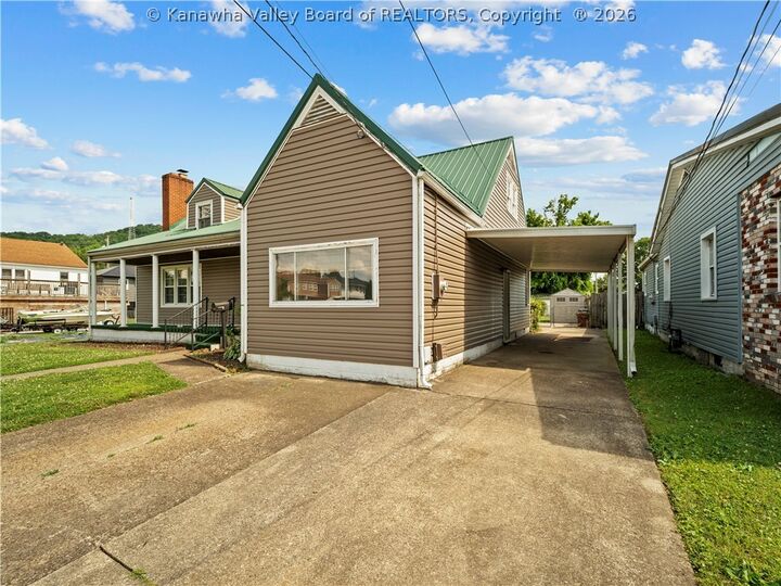 Property Photo:  1216 W 12th Street  WV 25143 