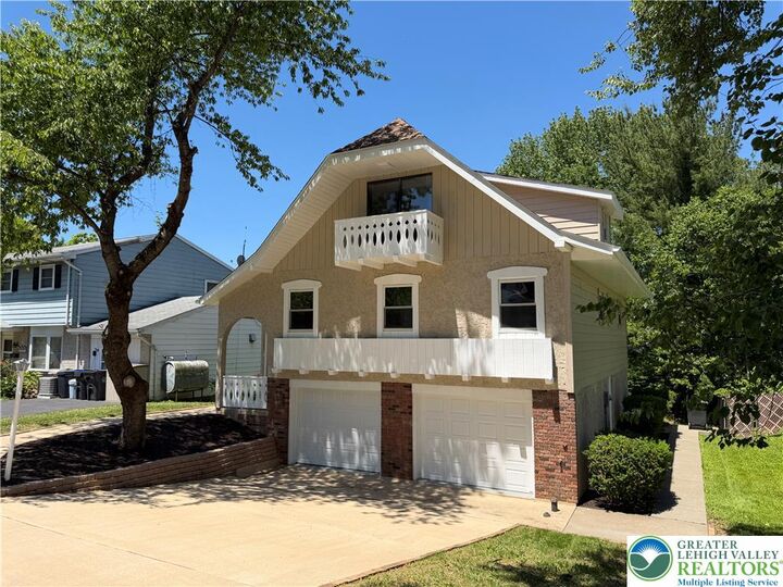 Property Photo:  1423 Garden Avenue  PA 18103 