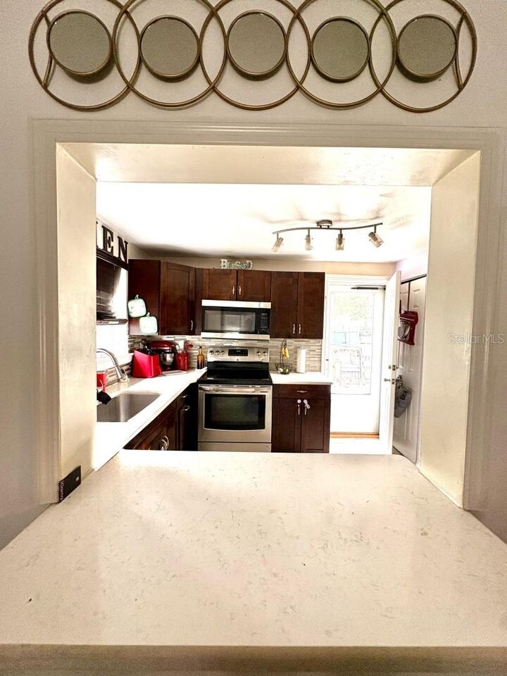 Property Photo: 5415 Old Highway 37 FL 33811