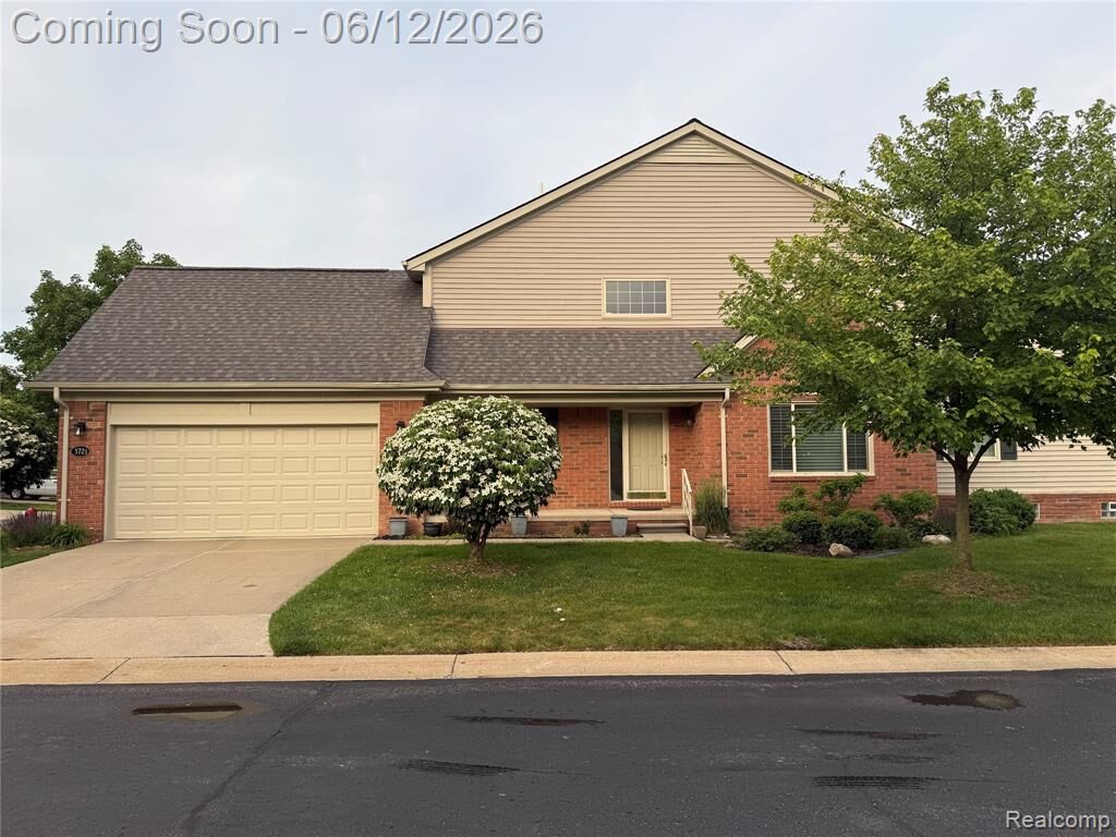 Property Photo:  3721 Knightbridge Circle 44  MI 48314 4530 
