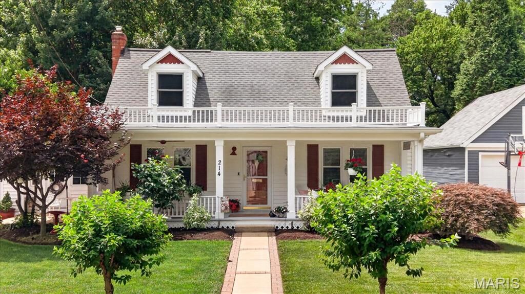 Property Photo:  214 Way Avenue  MO 63122 