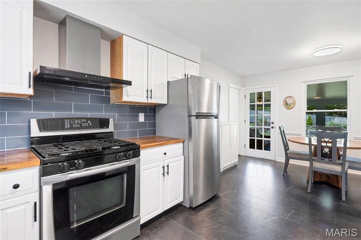 Property Photo: 1417 Sunview Drive MO 63146