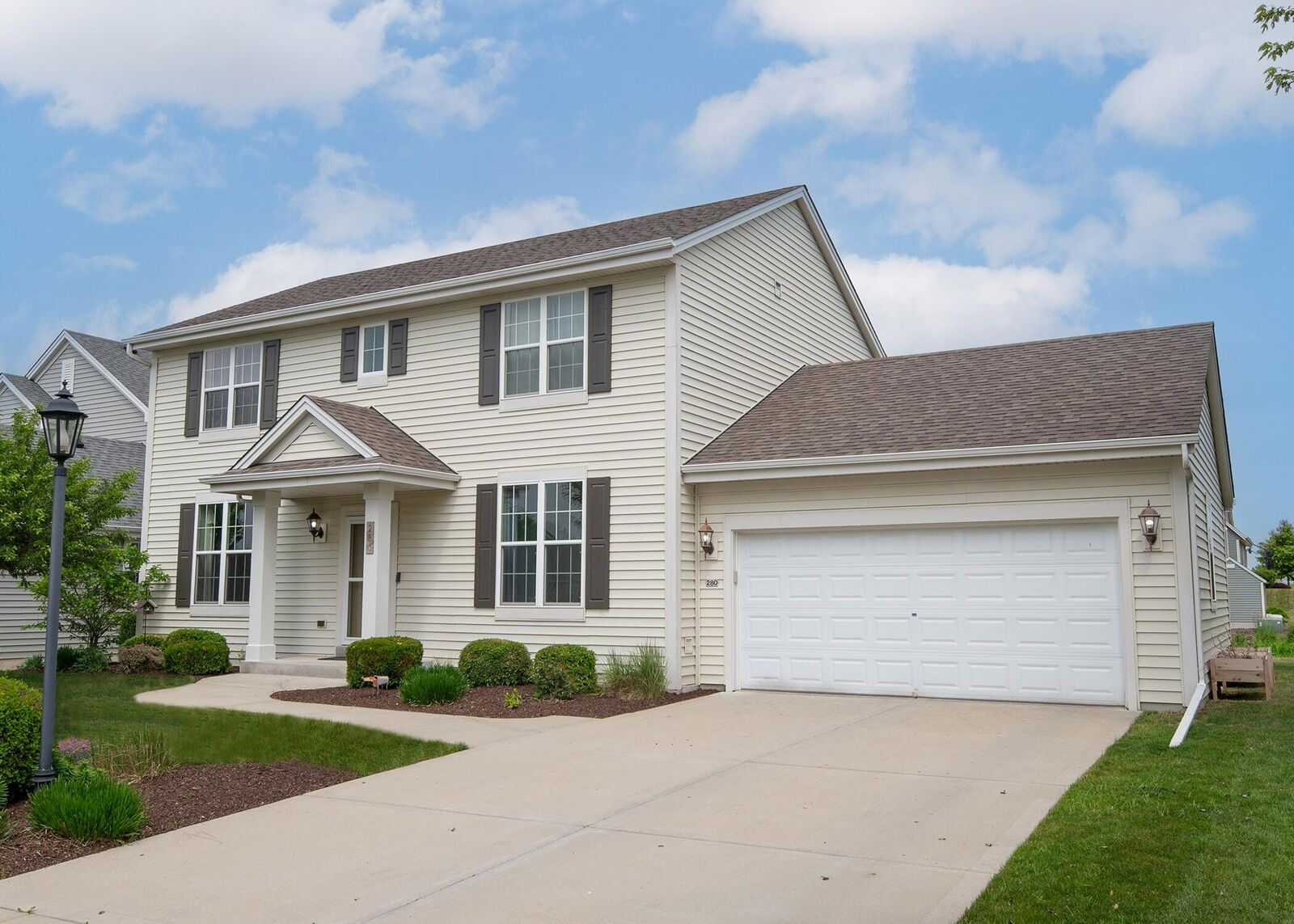 Property Photo:  280 Foxglove St  WI 53074 