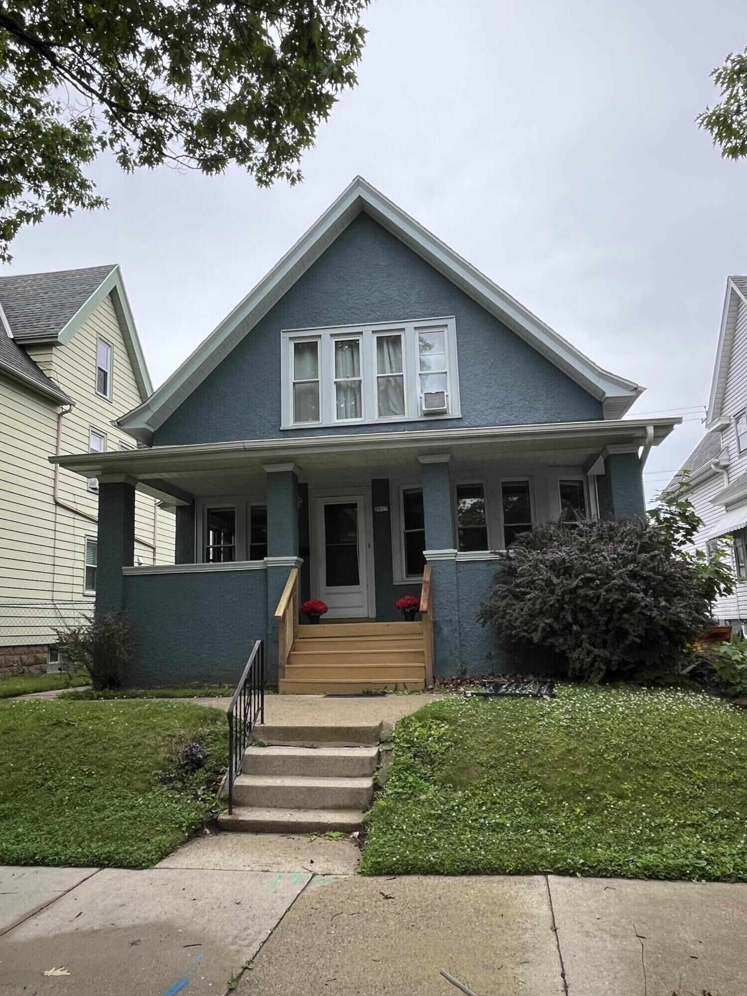 Property Photo: 2065 S 28th St WI 53215