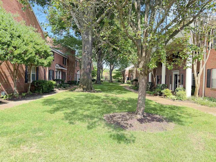 Property Photo: 5718 Quince Rd 13 TN 38119