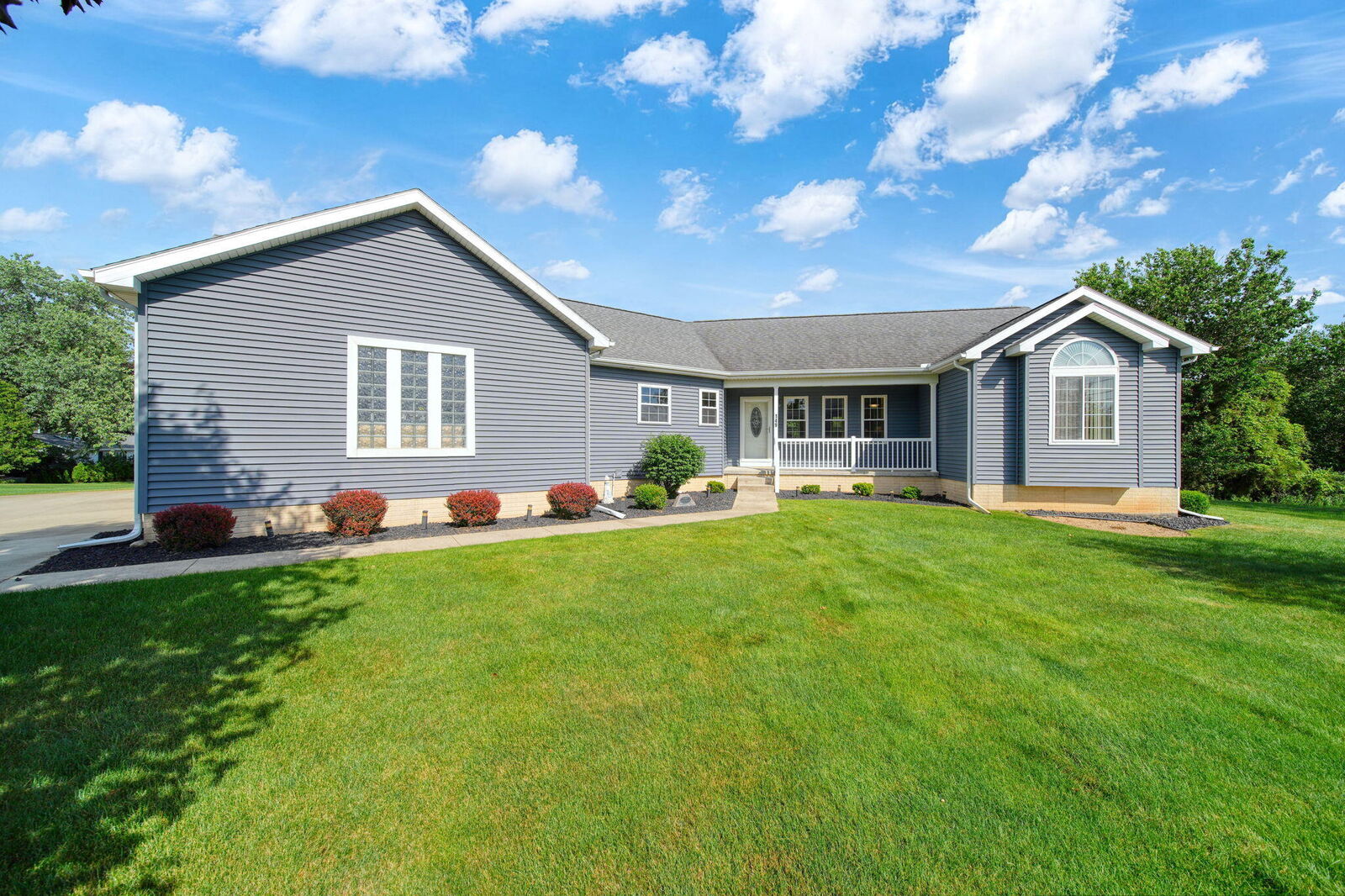 Property Photo:  149 Hawthorne Drive  MI 49230 