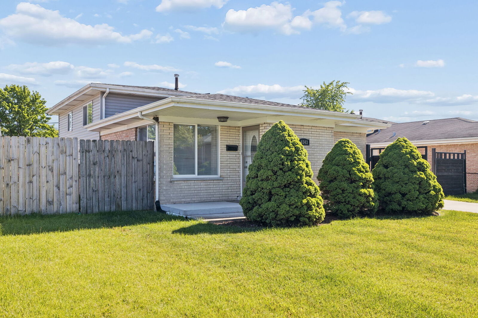 Property Photo:  4343 Henry Street  IL 60452 