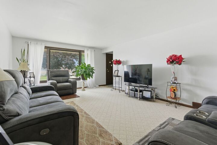 Property Photo: 558 Manistee Avenue IL 60409