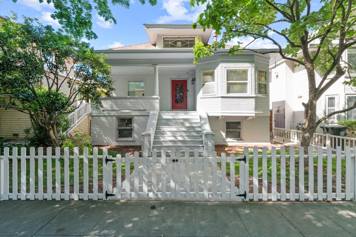 Property Photo:  2211 H Street  CA 95816 