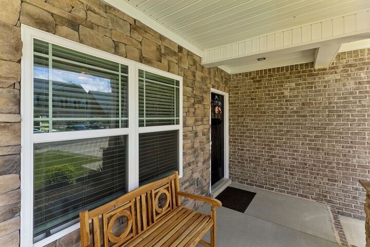 Property Photo:  239 Thorpe Dr  TN 37174 