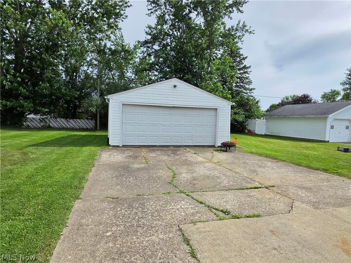 Property Photo: 3205 Starlite Drive NW OH 44485