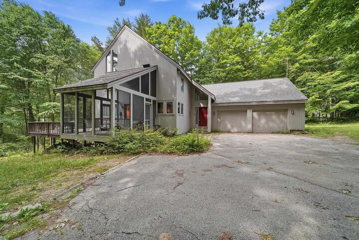 Property Photo: 10 Eaton Road NH 03031