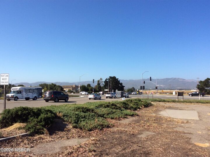 Property Photo:  2611 California 1  CA 93436 