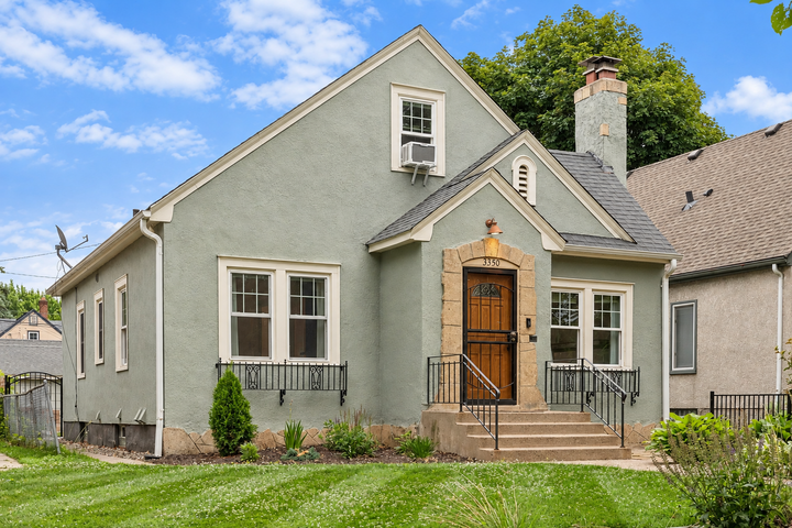 Property Photo:  3350 Xerxes Avenue N  MN 55412 