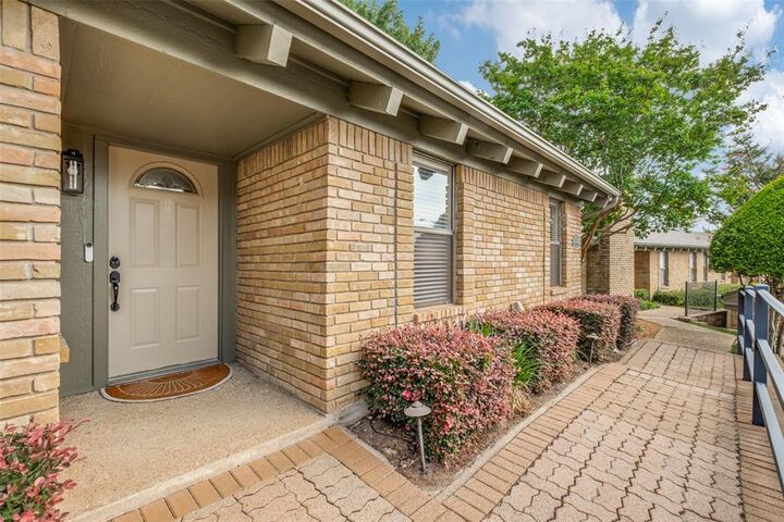 Property Photo: 8415 Old Moss Road TX 75231