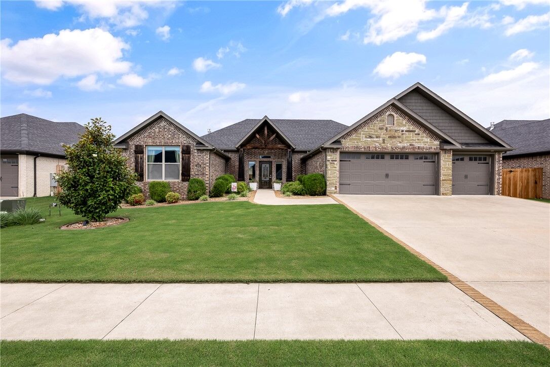 Property Photo: 620 Chaparral Street AR 72719