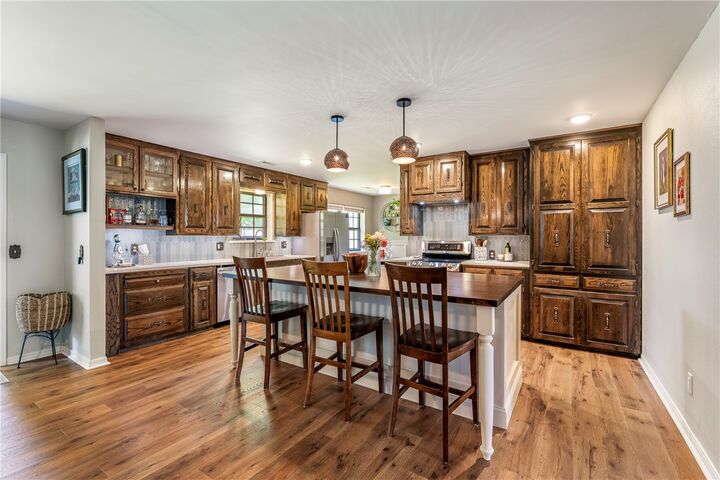 Property Photo: 3101 N McDonald Avenue AR 72762