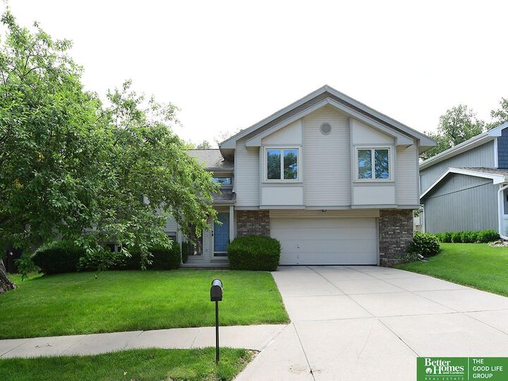 Property Photo: 4733 N 109 Circle NE 68164