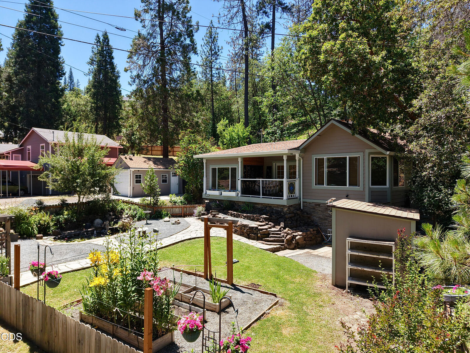 Property Photo: 12 Pine Street OR 97539