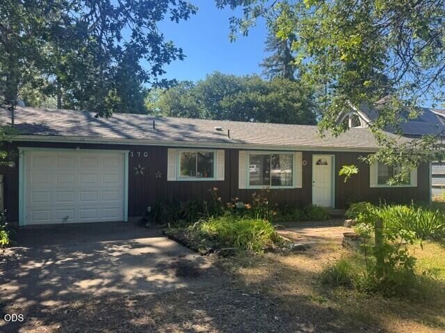 Property Photo: 170 S Old Stage Road OR 97523