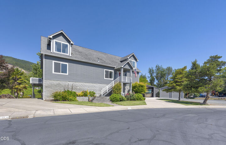 Property Photo: 106 Creek View Lane OR 97537