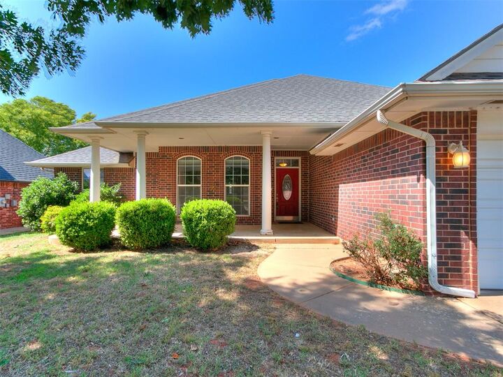 Property Photo: 309 E Richmond Terrace OK 73064