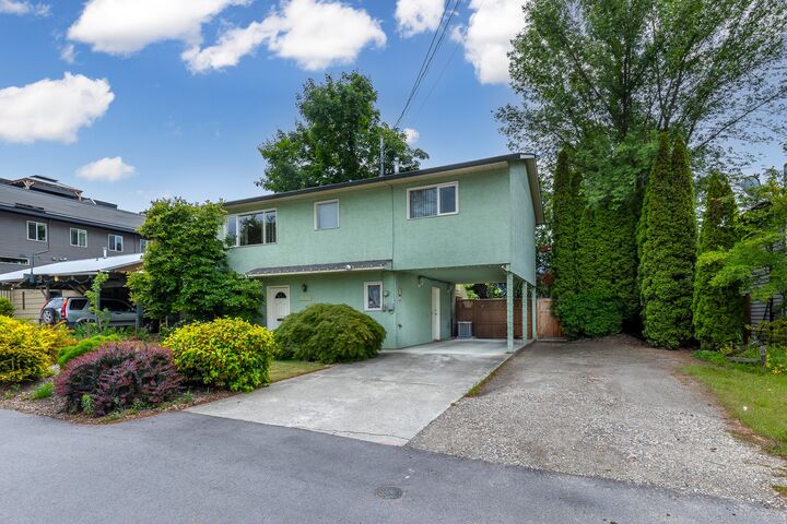 Property Photo: 1812 46 Avenue BC V1T 3P5