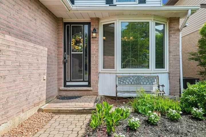 Property Photo:  36 Braeheid Avenue  ON L8B 0C5 