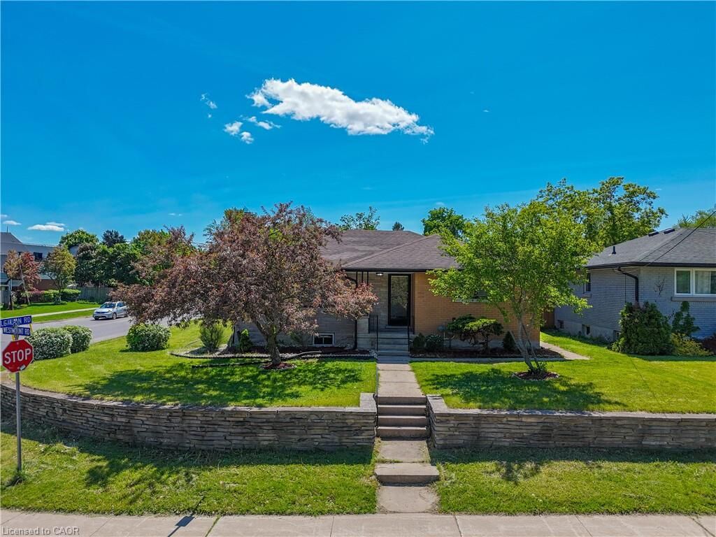 Property Photo:  2 Westmount Road  ON N1H 5H2 