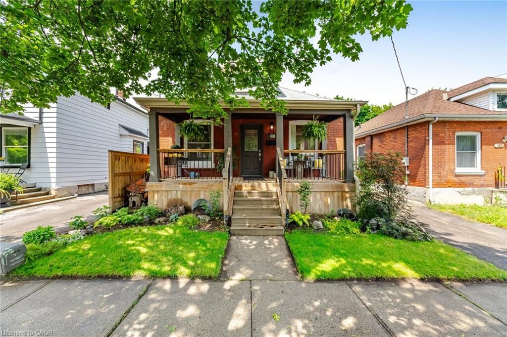 Property Photo:  166 East Avenue  ON N3S 3M6 