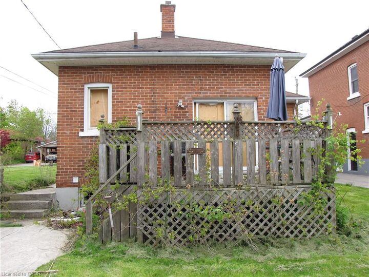 Property Photo: 97 Kent Street N ON N3Y 3S3