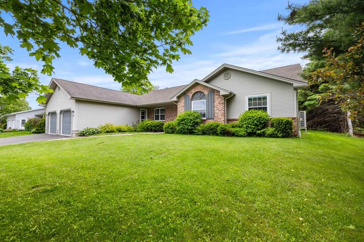 Property Photo:  77 Parkside Drive  PE C1E 1M8 