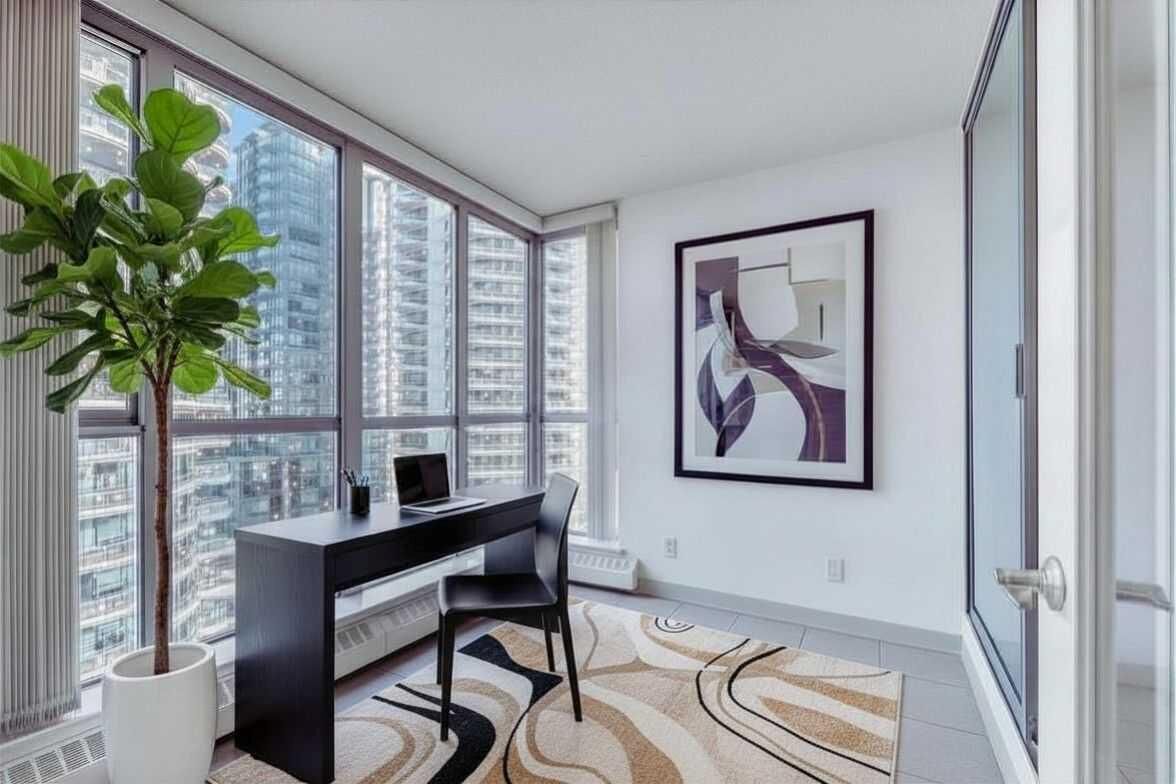 Property Photo:  650 10 Street SW 804  AB T2P 5G4 