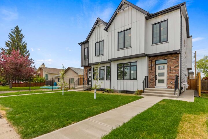 Property Photo:  4651 79 Street NW  AB T3B 2P1 