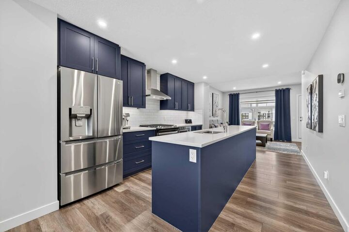 Property Photo: 233 Les Jardins Park SE AB T2C 5V3