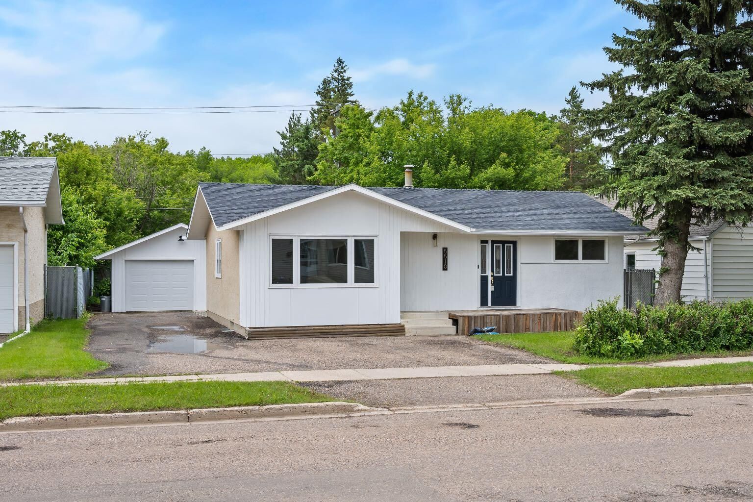 Property Photo:  5510 45 Street  AB T9V 0C2 