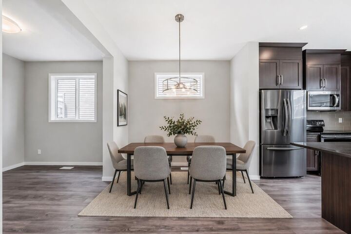 Property Photo:  18 Willow Crescent  AB T1S 5S2 
