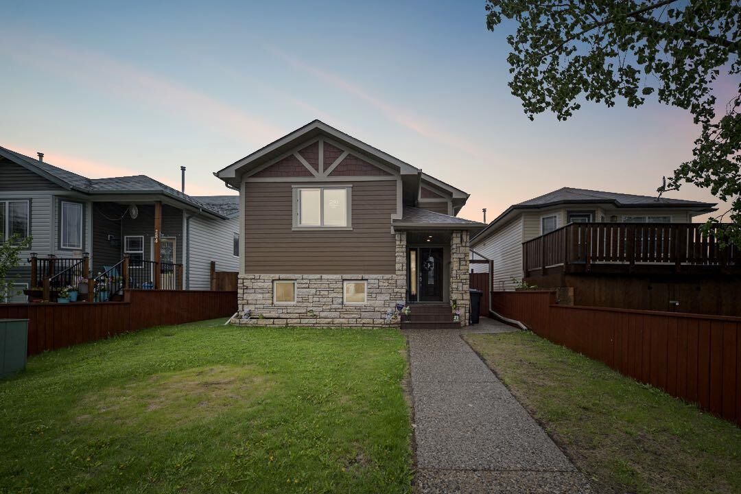Property Photo:  280 Diefenbaker Drive  AB T9K 2J9 