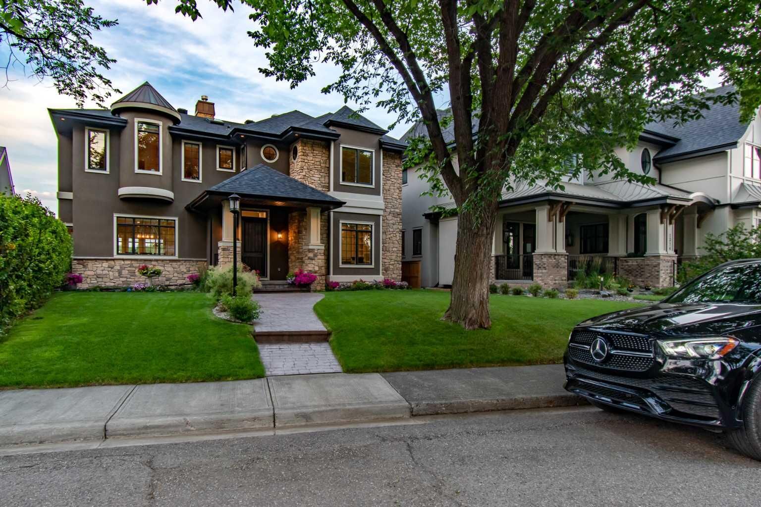 Property Photo: 1318 Windsor Street NW AB T2N 3X1